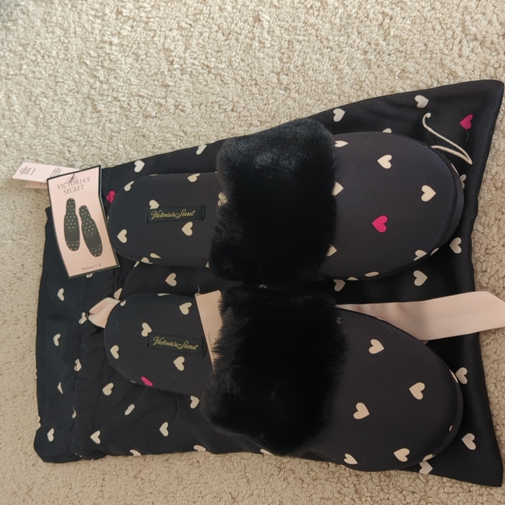 NWT Victoria's Secret Black and Pink slippers size medium